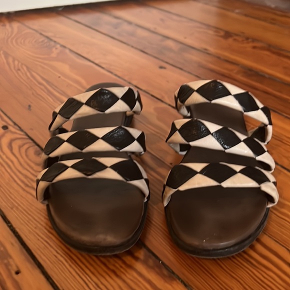 Vera Cuoio sandals, leather, comfy, dressy, unique, high quality - Picture 2 of 5